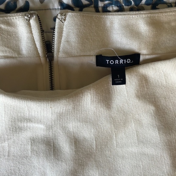 Torrid skirts, tanks, dresses. - Picture 2 of 13